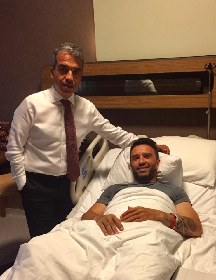Gökhan Gönül Ameliyat Oldu