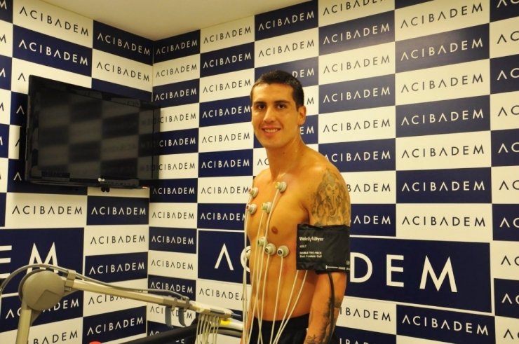 Beşiktaş’ta Gary Medel Ve Enzo Roco Sağlık Kontrolünden Geçti