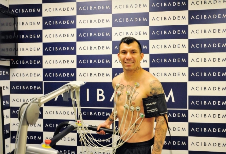 Beşiktaş’ta Gary Medel Ve Enzo Roco Sağlık Kontrolünden Geçti