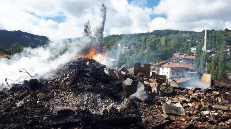 Çorum’daki Yangında Yaralar Sarılmaya Başlandı