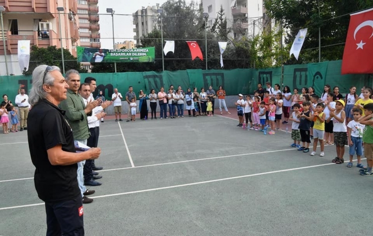 Genç Tenisçiler Sertifikalarını Aldı