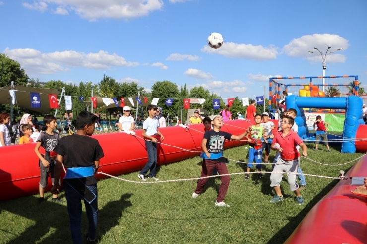 Çocuklar Bu Şenlikte Doyasıya Eğlenecek