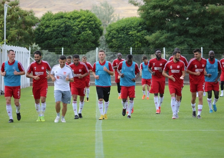 Yiğido, Beşiktaş’a Bileniyor