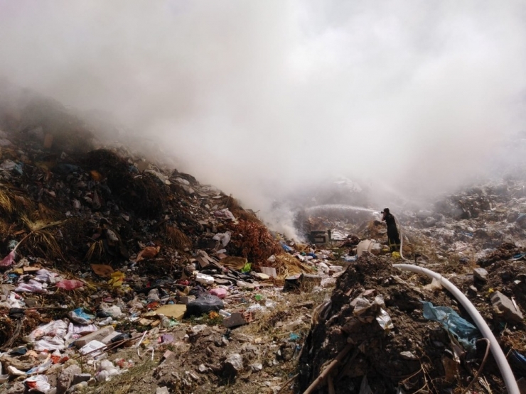 Çöplükteki Yangın Kısa Sürede Söndürüldü