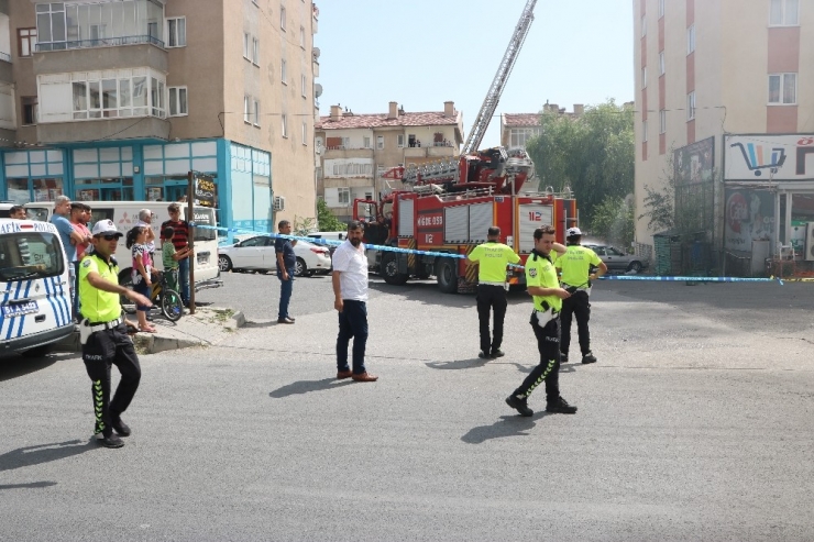 Niğde’de 7 Katlı Binanın Çatı Katında Yangın