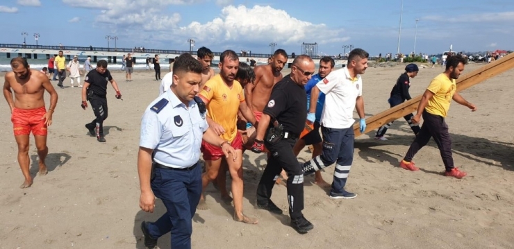 Boğulma Tehlikesi Geçiren Yaşlı Adamı Cankurtaranlar Kurtardı