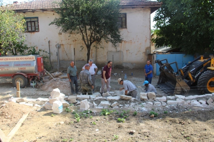 Şehitliklerin Etrafı Taş Duvar İle Çevriliyor
