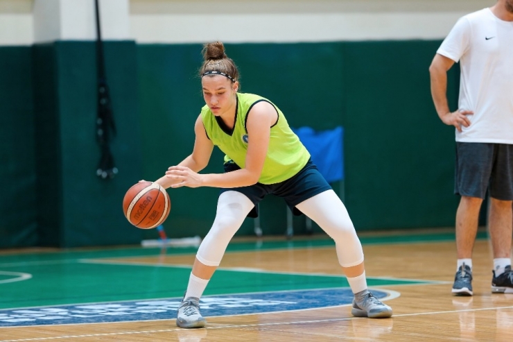 Bursa Bşb Kadın Basketbol Takımı Sezonu Açtı