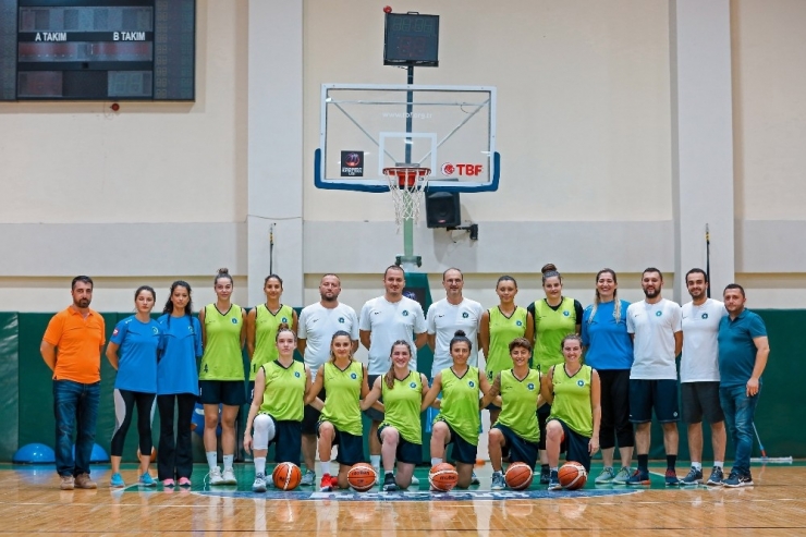 Bursa Bşb Kadın Basketbol Takımı Sezonu Açtı