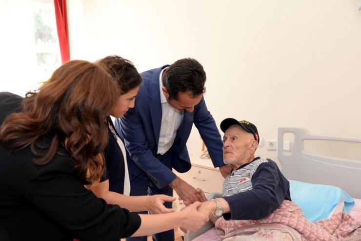 Vali Şentürk, Huzurevi Sakinleriyle Bir Araya Geldi