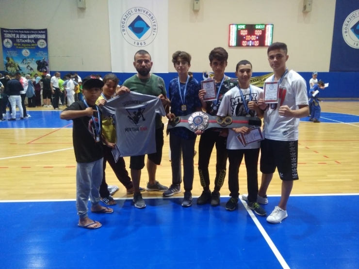 Çaydeğirmeni Muay Thai Takımına Turnuva Sonunda Madalya Yağmuru