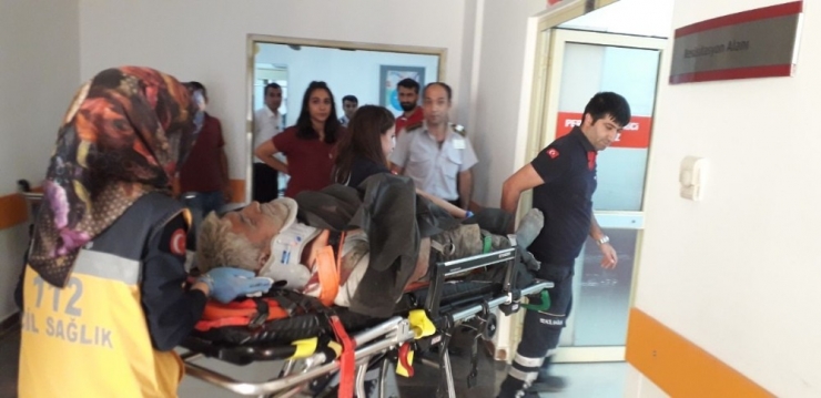 Hes İnşaatında İskele Çöktü: 4 Yaralı