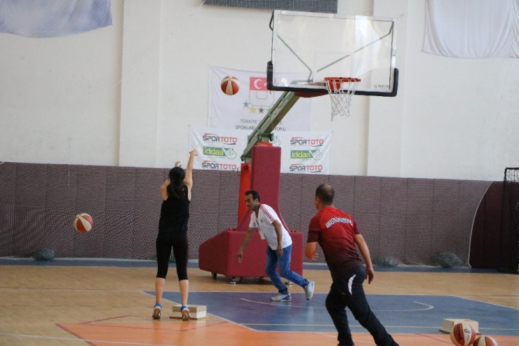 852 Öğrenci Özel Yetenek Sınavında Ter Döktü