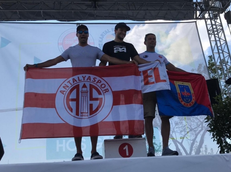 Balkanlardan 3 Madalya İle Döndüler