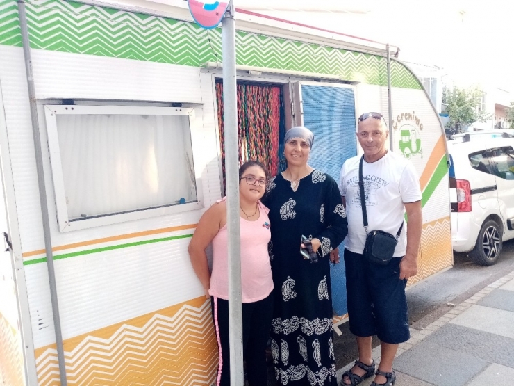 Karavanıyla Türkiye’yi Geziyor