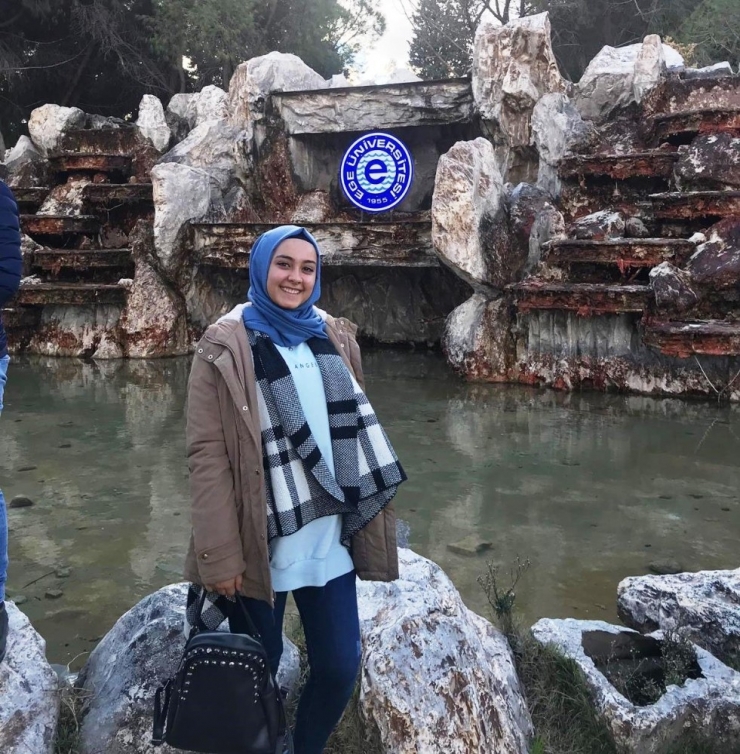 Okul Birinciliği İşlenmeyen Nesibe, Diş Fakültesini Kazandı