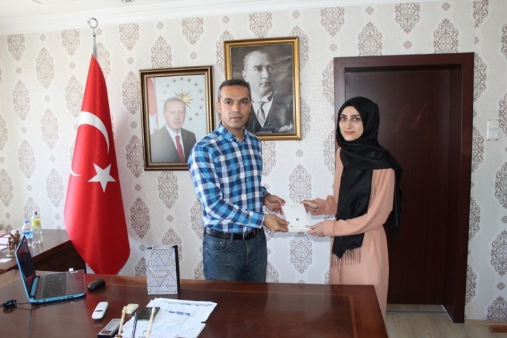 Başarılı Öğretmenlere Teşekkür Plaketi