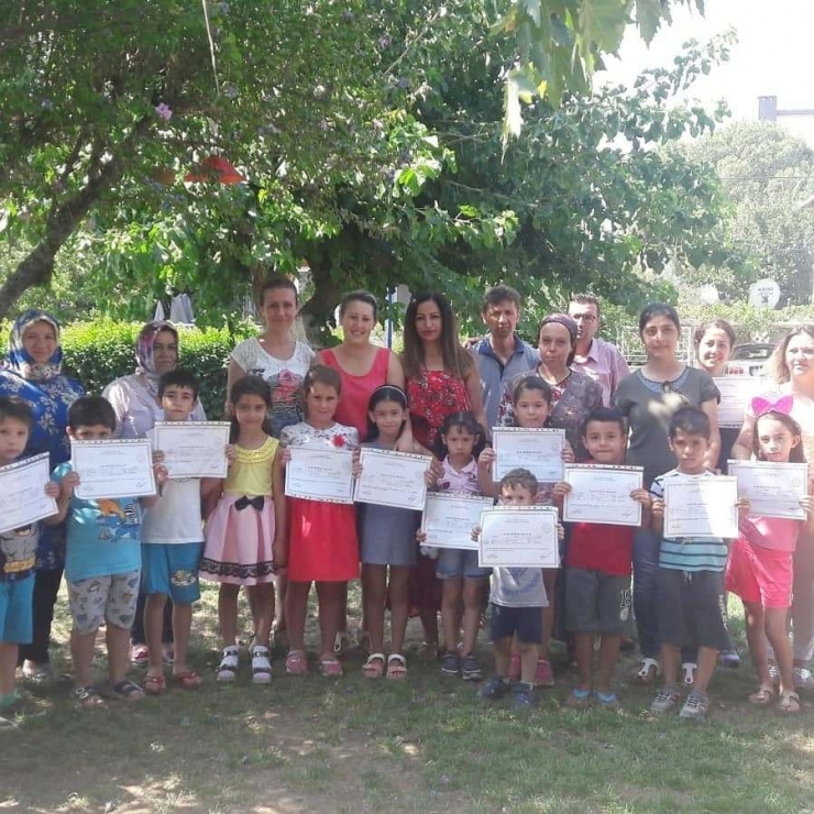 Burhaniye’de Zeka Oyunları Kursunu Bitirenlere Belgeleri Verildi