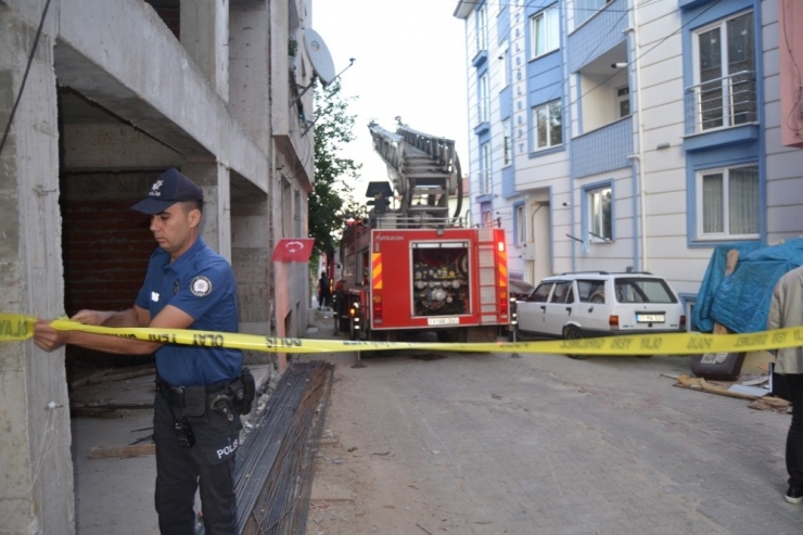Mangal Çatı Yangına Yol Açtı