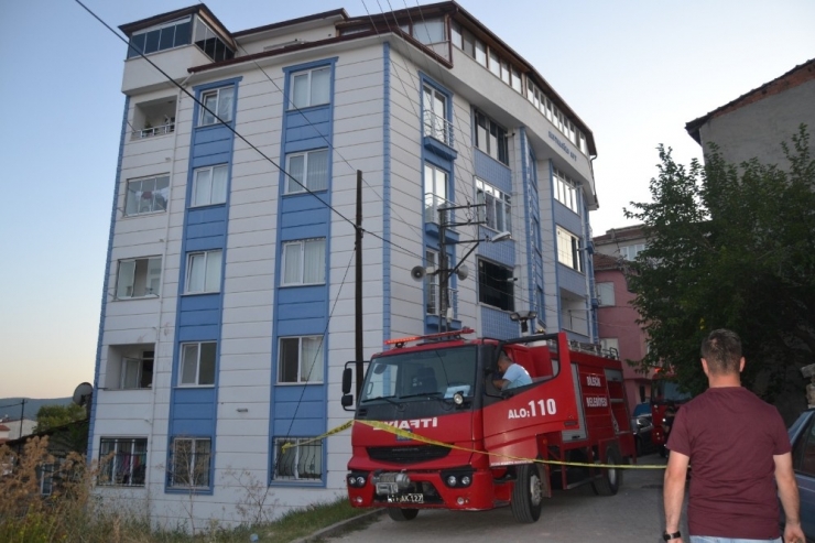 Mangal Çatı Yangına Yol Açtı