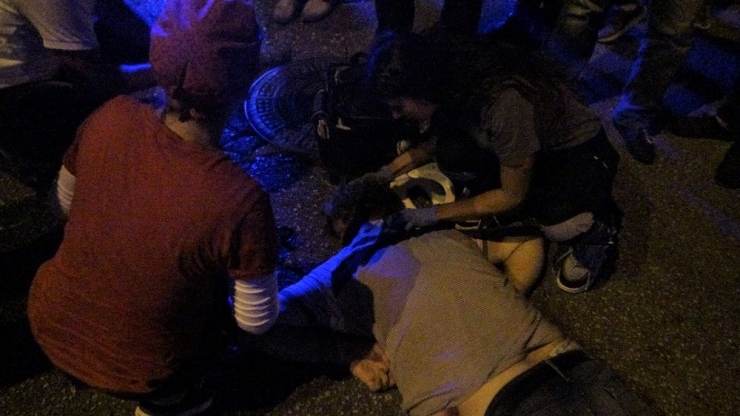 Yolun Karşısına Geçmeye Çalışan Adama Dolmuş Çarptı