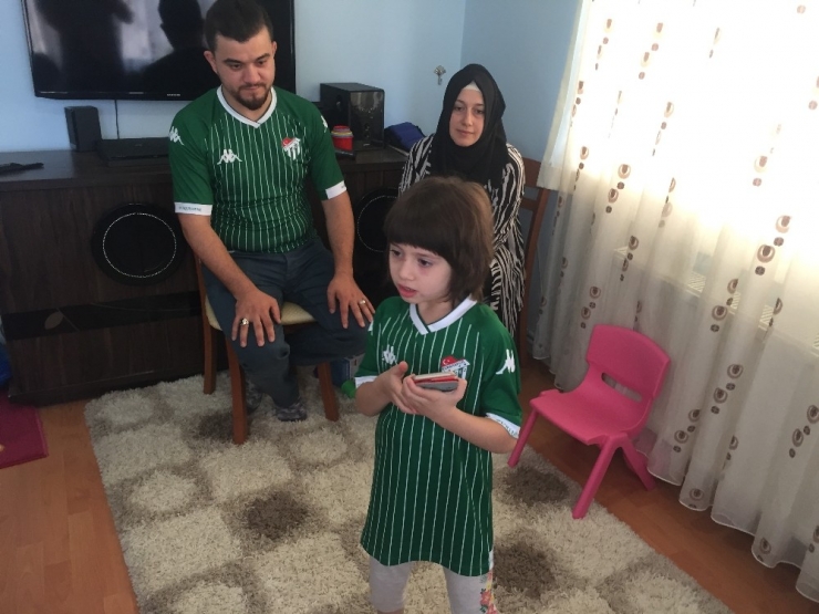 Erdoğan’ın İlaç Sözü O’ Babayı Mutluluktan Ağlattı