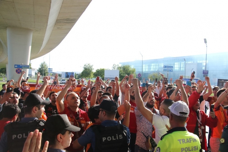 Galatasaray’a Ankara’da Coşkulu Karşılama