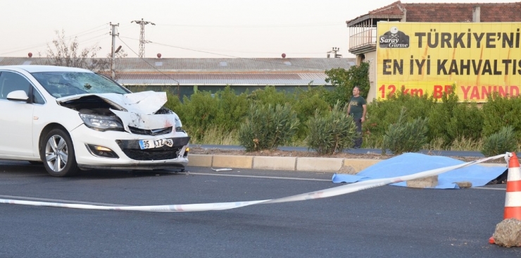 Otomobil Motosikletle Çarpıştı: 1 Ölü