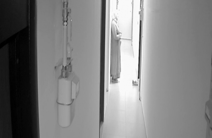 Girdiği Apartmanı Hem Soydu Hem De Yardım Parası Topladı