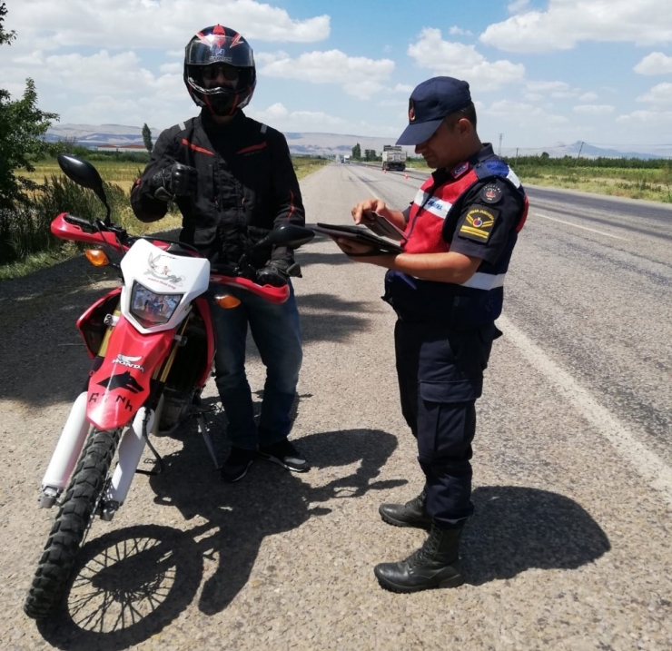 Jandarma Bayram Denetimlerine Başladı