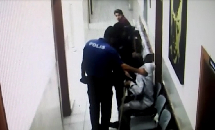 Polis Memurundan Duygulandıran Davranış