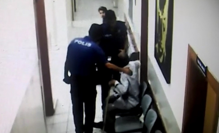 Polis Memurundan Duygulandıran Davranış