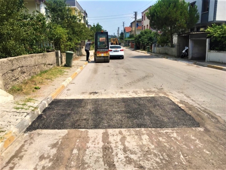 Körfez’de Bozulan Yollara Asfalt Atıldı