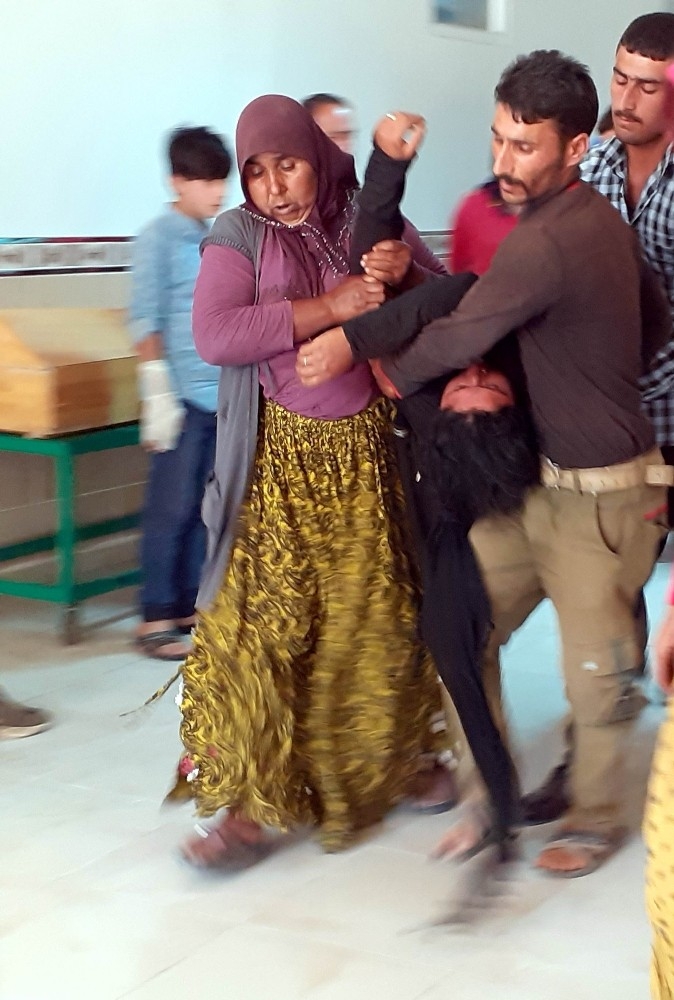 Park Halindeki Otomobilin Üzerinden Düşen Çocuk Öldü