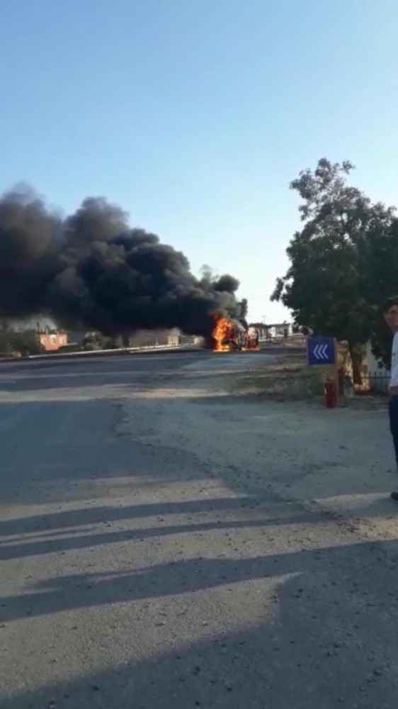 Oksijen Tüpü Patladı Ambulans Yandı