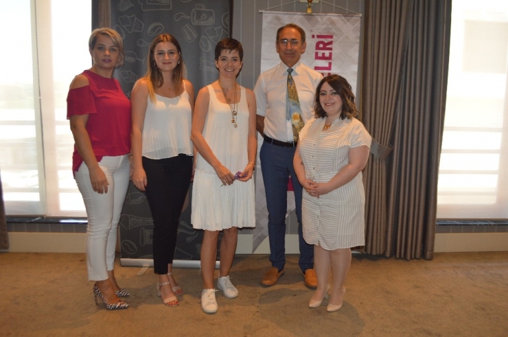 Çocuk Yetiştirmede Doğru Yöntemler Konuşuldu