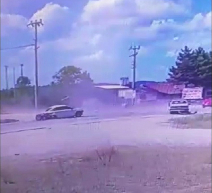 Önündeki Aracı Geçmek İsterken Faciaya Sebep Oldu: 1 Ölü, 3 Yaralı