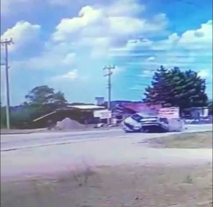 Önündeki Aracı Geçmek İsterken Faciaya Sebep Oldu: 1 Ölü, 3 Yaralı