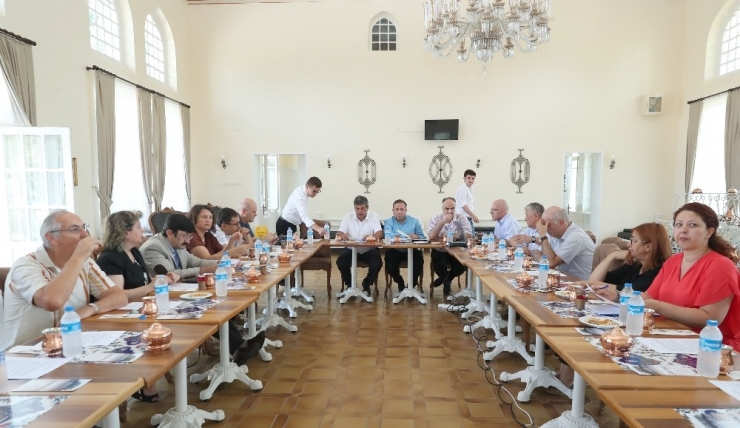 Trakya Üniversitesi Yönetim Kurulu Toplantısı Şerbet Evi’nde Gerçekleştirildi