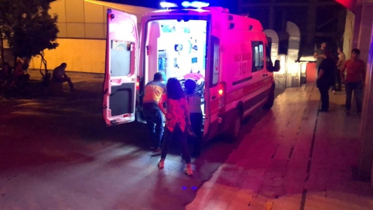 Bahçede Ensesine Taş İsabet Ettiğini Zanneden Kadın, Hastaneye Gidince Şoka Uğradı