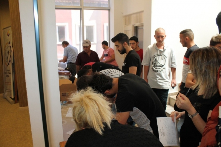 80 Kişilik İşe 600 Kişi Başvurdu