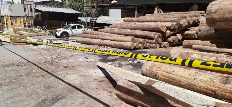 Tomrukların Altında Kalan Adam Can Verdi