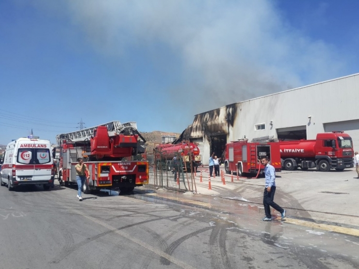 Başkent’te Depo Yangını
