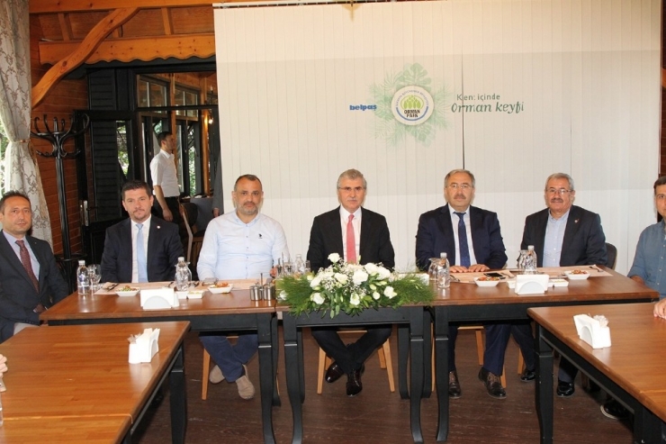 Başkan Yüce A Milli Karate Takımını Ağırladı