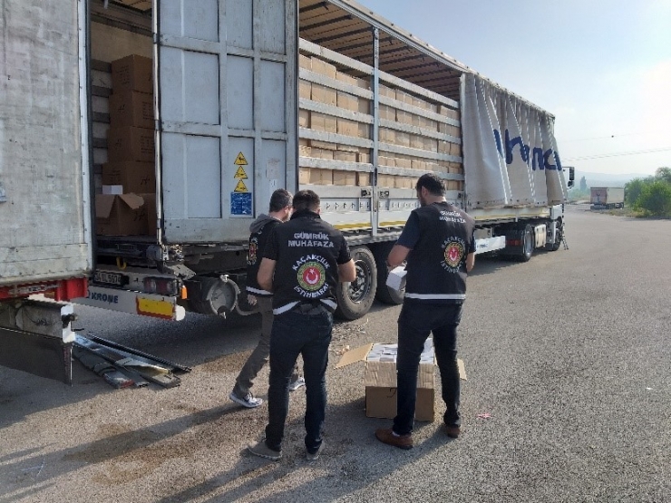 Çankırı’da 33 Bin 400 Adet Kaçak Termos Bardak Yakalandı