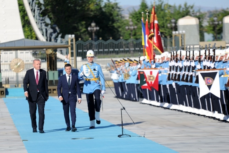Cumhurbaşkanı Erdoğan, Ukrayna Devlet Başkanı Zelenskiy’i Resmi Törenle Karşıladı