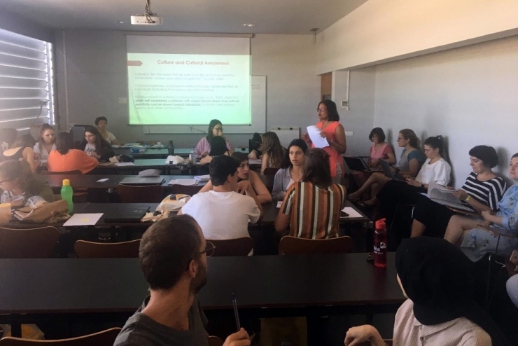 Göçlerle Birlikte Transkültürel Hemşireliğin Önemi Artıyor