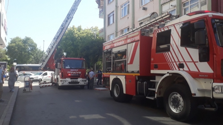 Havalandırma Boşluğundan Yayılan Duman Paniğe Neden Oldu
