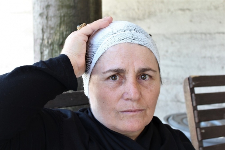 Evinin Bahçesinde Otururken, Kafasına Maganda Kurşunu İsabet Etti