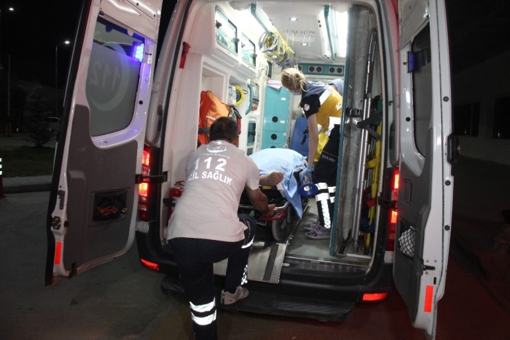 Komşular Arasındaki Kavgada Silah Ateşlendi: 1’i Çocuk 3 Yaralı